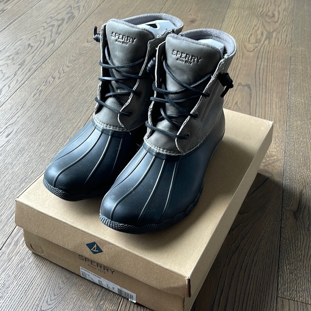 SPERRY DUCK BOOTS